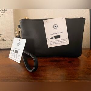 Cul-De-Sac Faux Leather, Black, Phone Charging Clutch Wallet/Purse 8.5x5”, New